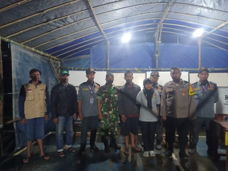 Cipta Kondisi Operasi Mantap Brata, Polsek Sukadana Polres Ciamis Giat Patroli Gabungan Cek PPS dan TPS Pasca Pencoblosan