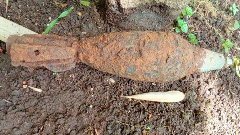 Polsek Cibiuk Polres Garut Bersama Unit Jibom, Sat Brimob Polda Jabar Lakukan Pemusnahan Benda Asing Di Kaki Gunung Haruman Jingga