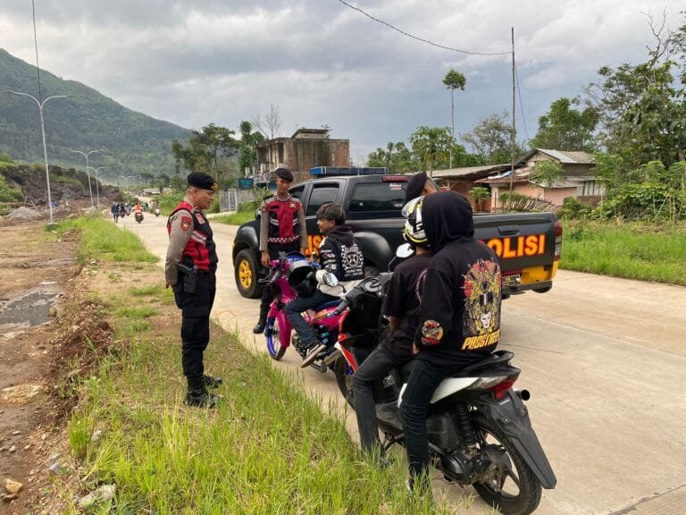 Patroli Dialogis Sat Samapta Polres Garut Amankan Knalpot Tidak Sesuai Spesifikasi