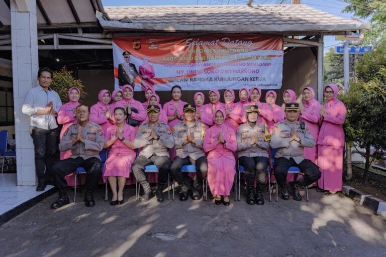Kapolres Sumedang Lakukan Kunjungan Kerja Perdana Ke Polsek Jatinangor