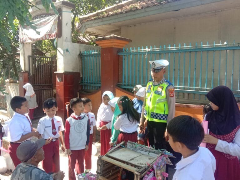 Antisipasi Bullying Polres Garut Lakukan Pembinaan Melalui Program Polisi Sahabat Anak