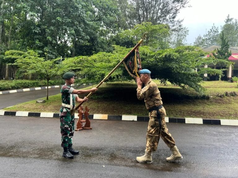 Yonif 330/Tri Dharma Gelar Acara Tradisi Penyambutan 2 Ksatria Tri Dharma Yang Telah Kembali Dari Misi Mulia