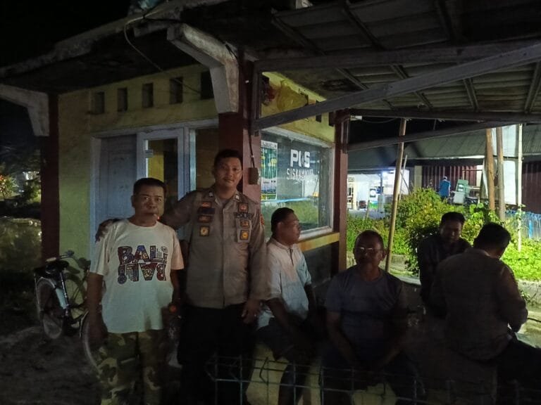 Anggota Polsek Pedes Polres Karawang Cegah Kejahtan Di Malam Hari Sampai Di Hari