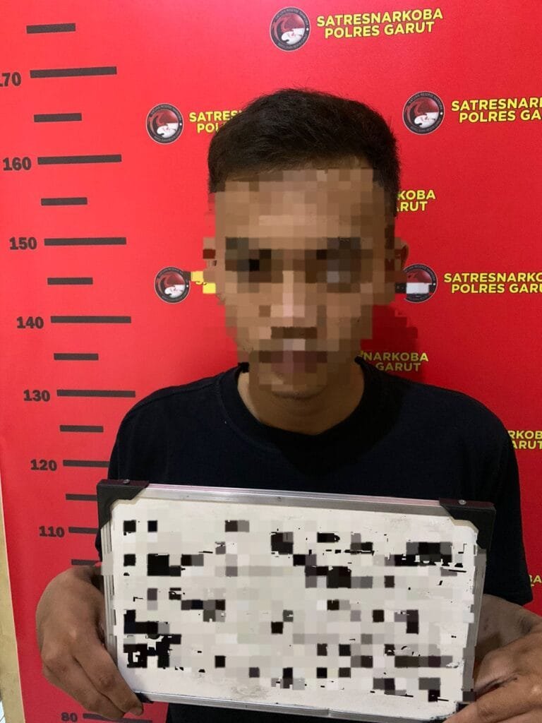 Sat Narkoba Polres Garut Tangkap Tersangka Pengedar Tembakau Sintetis