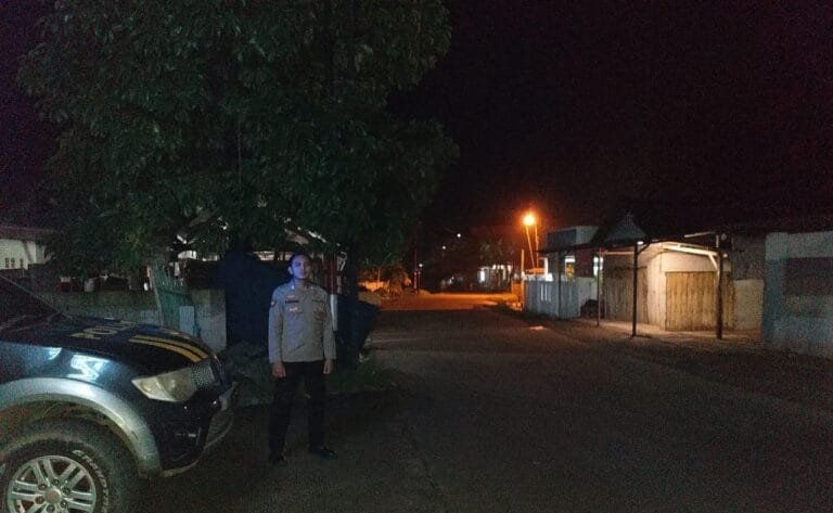 Anggota Polsek Tirtajaya gencar Melaksanakan Patroli Prekat Antisipasi Kenakalan Remaja pada Malam Hari menjelang Sahur