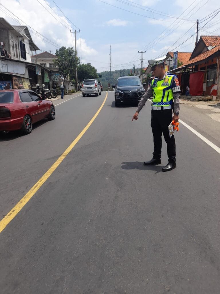 Jalur Garut Utara Kembali Menelan Korban Jiwa Sat Lantas Polres Garut Terjun Ke Lokasi Kecelakaan