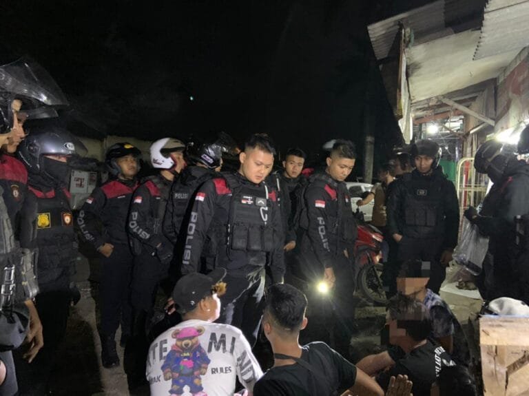 Tim Patroli Presisi Cikuray Polres Garut Bubarkan Sekelompok Pemuda Yang Berkelahi Di Muka Umum