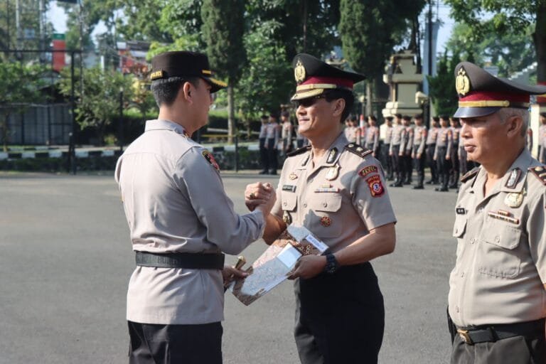 Menghormati Pendahulu Polres Garut Gelar Upacara Pelepasan Personil Yang Memasuki Masa Pensiun