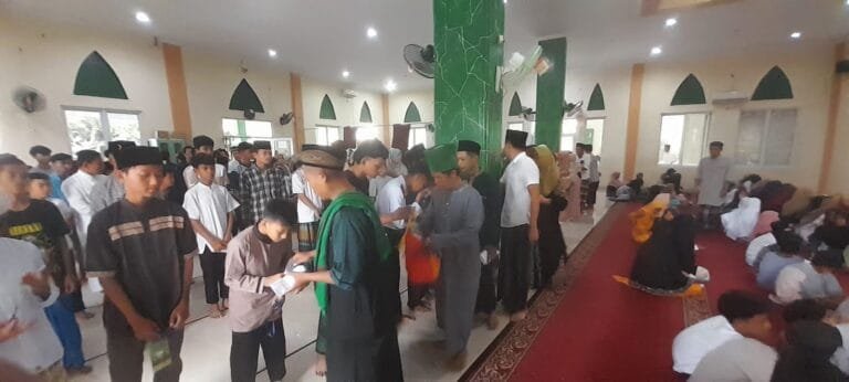 Masjid A-nur Memperingati Nuzurul Qur’an dan Memberikan Santunan Anak Yatim Piatu dan Kaum Duafa