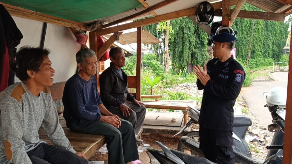 SAT BRIMOB POLDA JABAR SAMBANGI KOMUNITAS OPANG DAN OJOL GUNA JAGA KONDUSIFITAS LINGKUNGAN