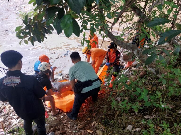 Mayat Pria Ditemukan Mengambang di Sungai Citanduy,Polres Tasik Kota Lakukan Penyelidikan