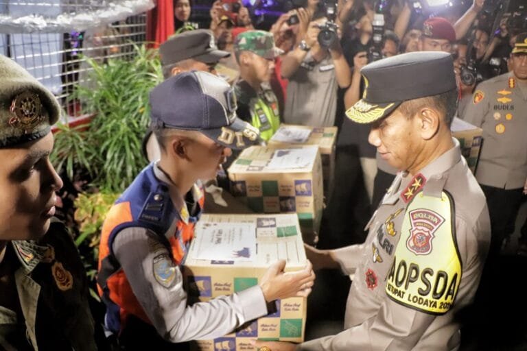 MALAM TAKBIRAN, KAPOLDA JABAR BERSAMA FORKOPIMDA TINJAU POSPAM