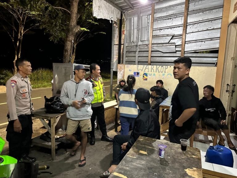 Polsek Wanaraja Polres Garut Berantas Peredaran Miras