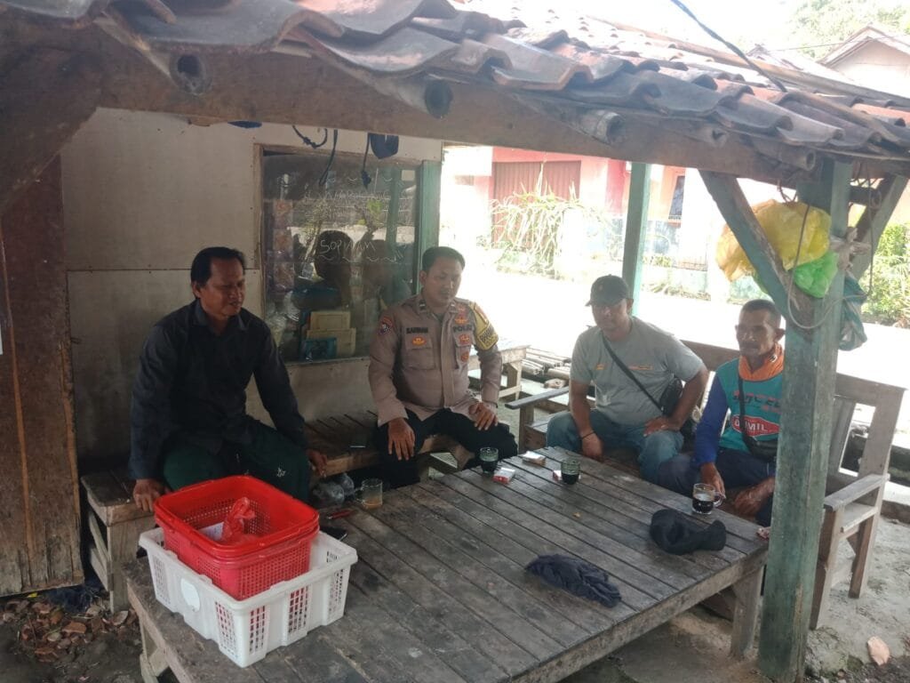 Prekat Polsek Banyusari Sosialisasikan Bahaya TPPO