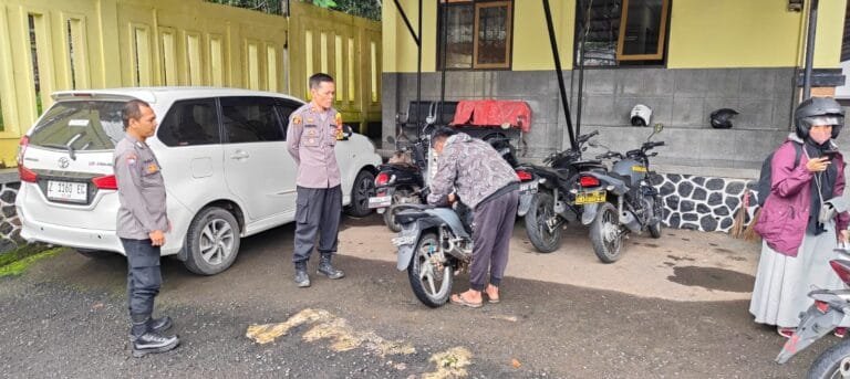 Polsek Banjarwangi Polres Garut Tertibkan Belasan Knalpot Tidak Sesuai Spesifikasi Teknis