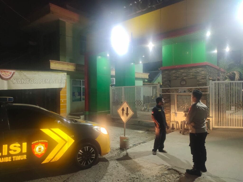 Polres Karawang, Anggota Polri Sambangi Mitra Keamanan Perumahan