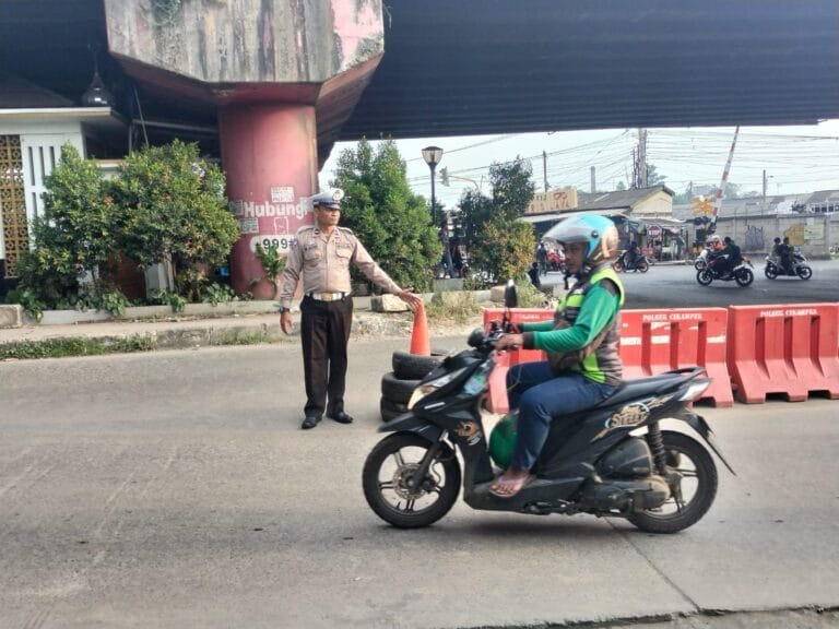 Polres Karawang, Pelayanan Gatur Sore Polsek Cikampek