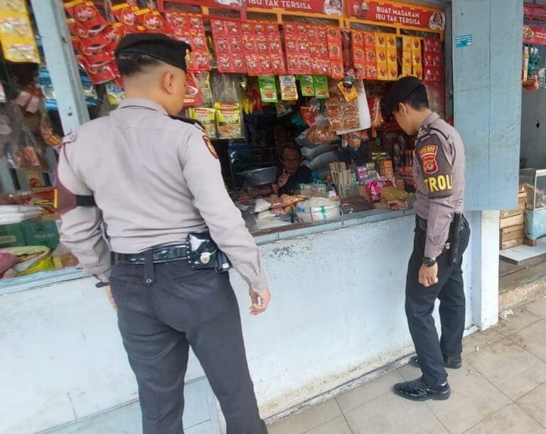 Kabid Humas Polda Jabar : Polisi Pantau Harga dan Ketersediaan Bahan Pokok di Pasar Manis