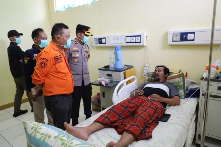 PJ Bupati Garut Kunjungi Korban Gempa di Wilayah Selatan
