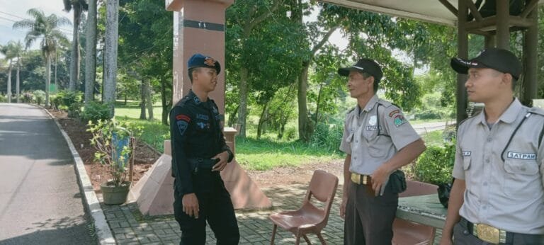 SAT BRIMOB POLDA JABAR AKTIF BERIKAN HIMBAUAN KEPADA SECURITY