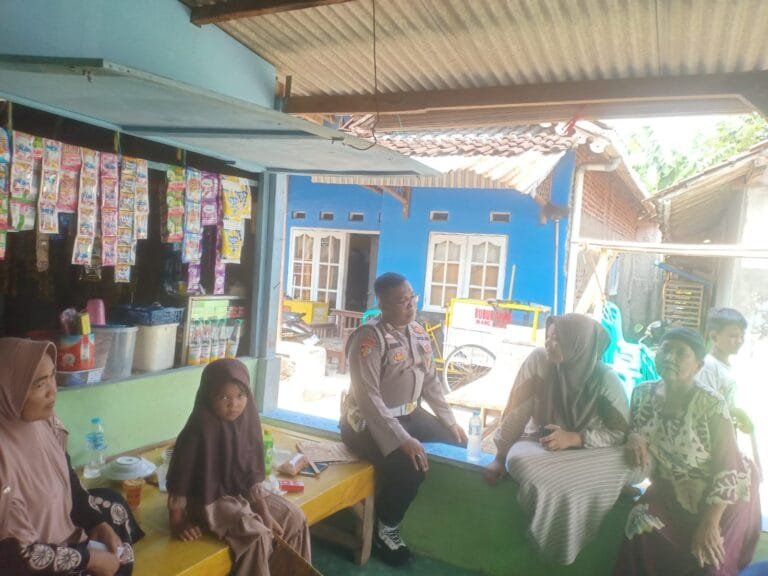 Bhabinkamtibmas Polsek Telagasari Sosialisasikan Upaya Pencegahan Kenakalan Remaja di Lingkungan Masyarakat