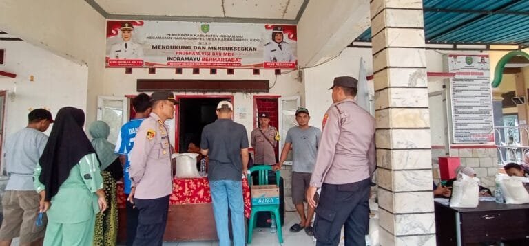 Kabid Humas Pold Jabar : Polisi Pimpin Pengamanan Penyaluran Bantuan Pangan