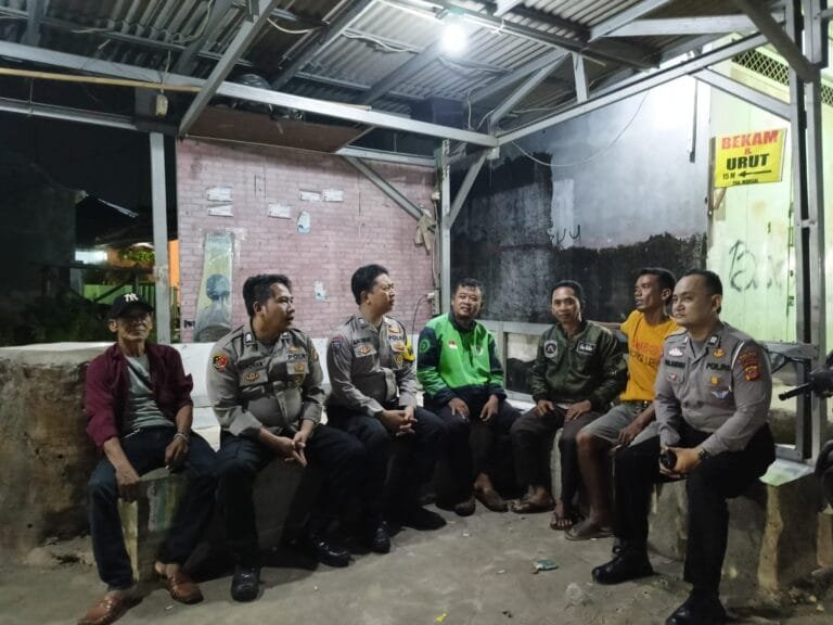 Polres Karawang, Himbau Kamtibmas Personil Polsek Kotabaru Sambangi Pos Kamling