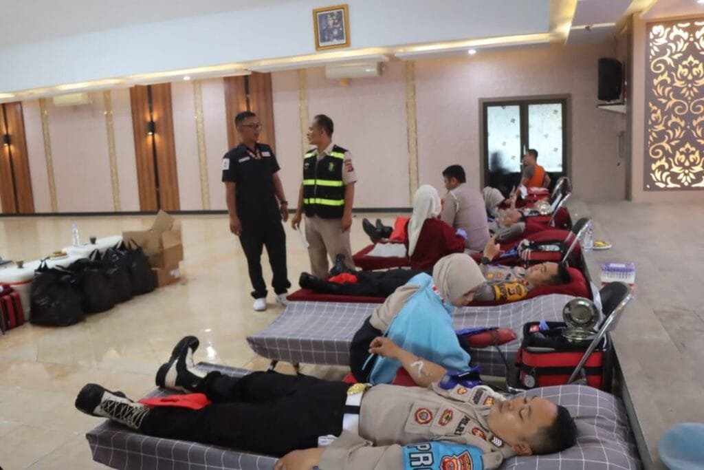 Dukung Program Kesehatan Masyarakat Polres Garut Gelar Kegiatan Bhakti Kesehatan Polri Donor Darah