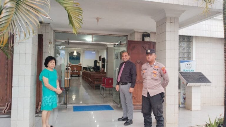 Giat Minggu Kasih, Personel Polsek Rengasdengklok Sampaikan Sejumlah Pesan Kamtibmas