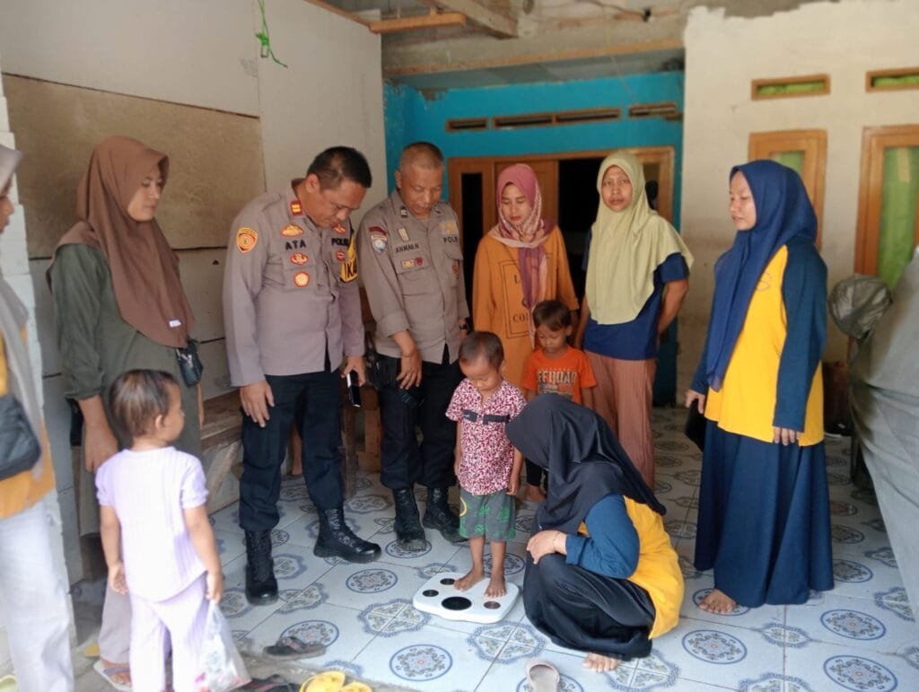 Kapolsek Tegalwaru Hadiri Monitoring Launching Penimbangan Pengukuran Balita Cegah Stunting