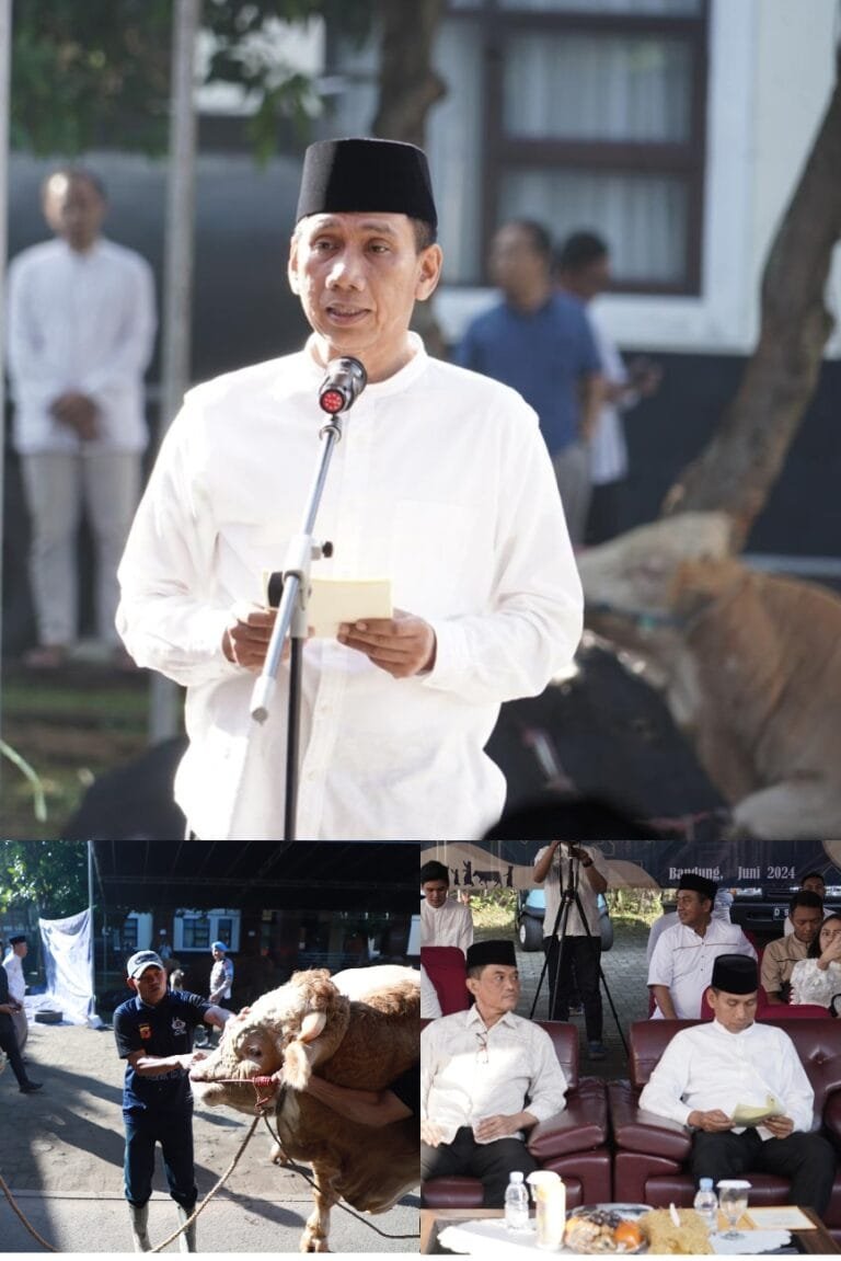 Pelaksanaan Sholat Idul Adha 1445 H dan Serah Terima Hewan Qurban dari Kapolda Jabar Kepada Panitia Pemotongan Hewan Qurban Polda Jabar.