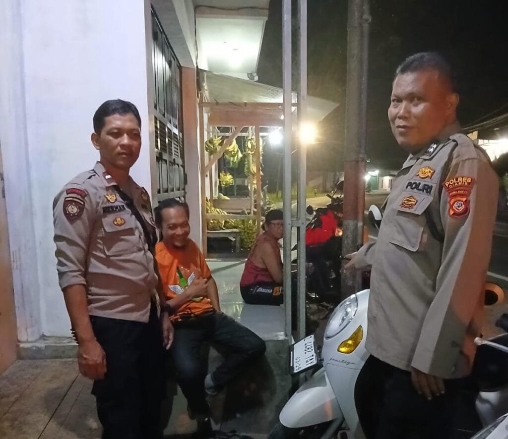 Berikan Rasa Nyaman, Polsek Banjarsari Polres Ciamis Patroli Biru di Obvit Hadapi Pilkada Serentak