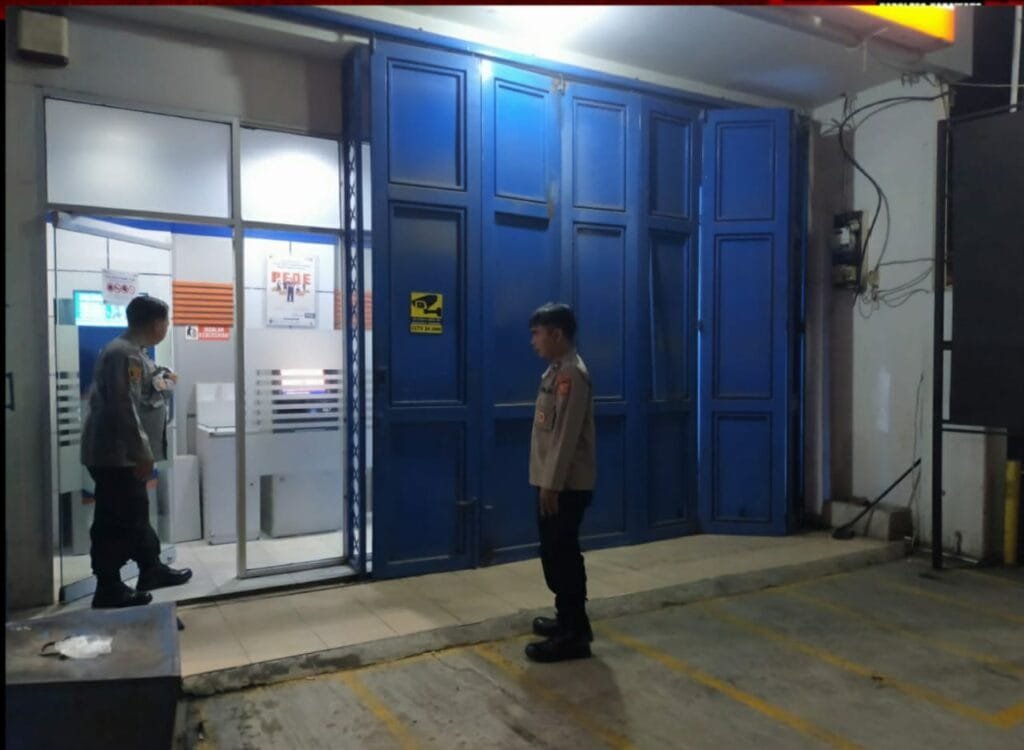 Cegah Gukamtibmas, Unit Samapta Polsek Rengasdengklok Laksanakan Patroli Prekat Rutin Malam Hari