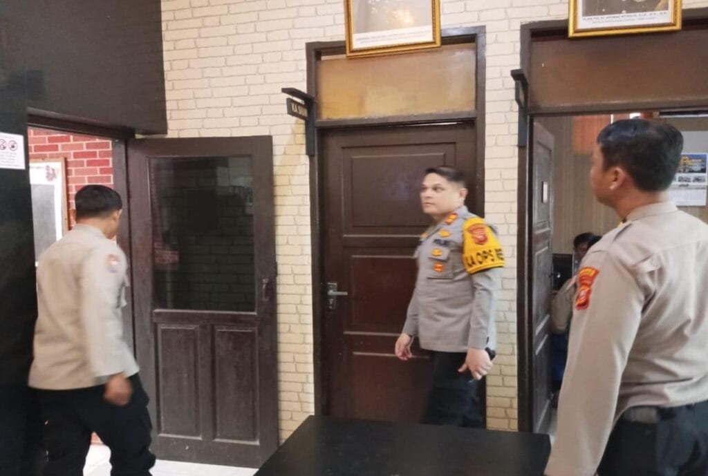 Kunjungan Kerja Kapolres Karawang ke Mako Polsek Telukjambe Timur