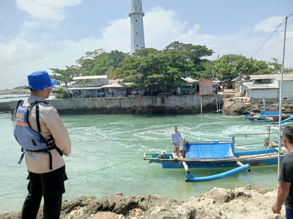 Sat Polairud Cari Nelayan Korban Laka Laut 1 IMG 20240908 WA0042