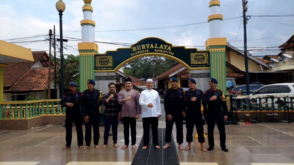 Danyon D Pelopor Satbrimob Polda Jabar Silaturahmi ke Ponpes Suryalaya dan Ponpes Cipasung Tasikmalaya 1 IMG 20240909 WA0059