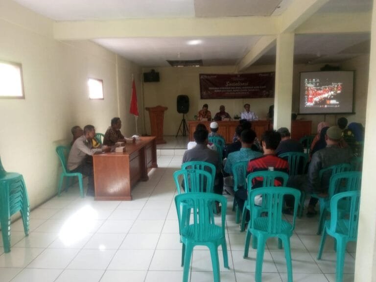 Polsek Kawali Hadiri Sosialisasi Pilkada Serentak 2024 ke Masyarakat Margamulya