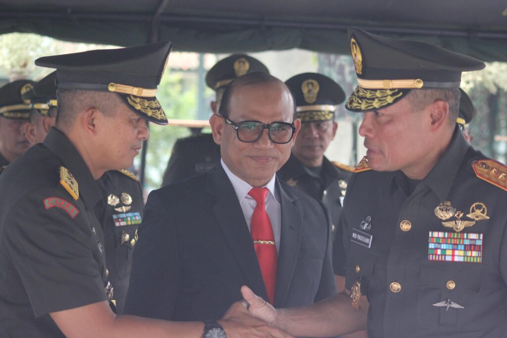 Kasdam III/Slw Hadiri Pelantikan Bintara TNI AD Sumber D3 Unhan 1 IMG 20241024 WA0051
