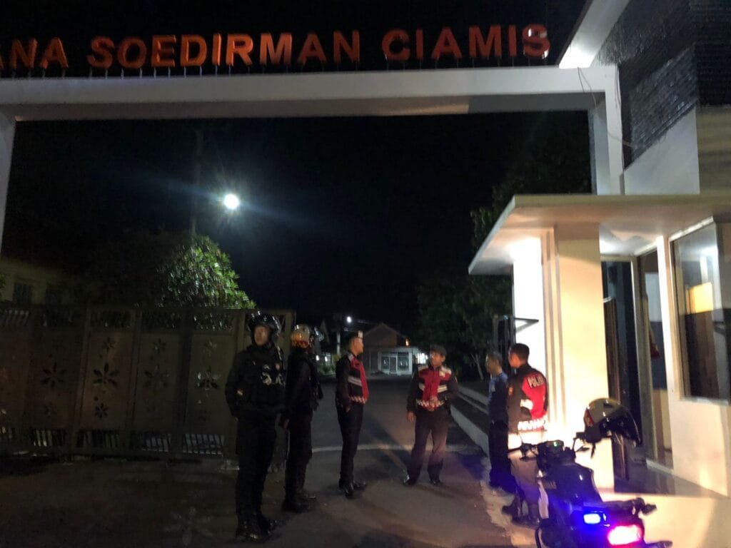 Ops Mantap Praja, Patroli Perintis Presisi Sat Samapta Polres Ciamis Datangi Kawasan Perumahan