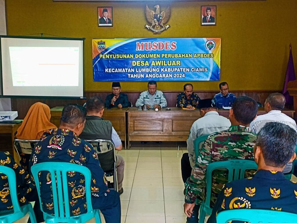 Polsek Kawali Datang Sampaikan Himbauan Kamtibmas Saat Musdes Perubahan 2024