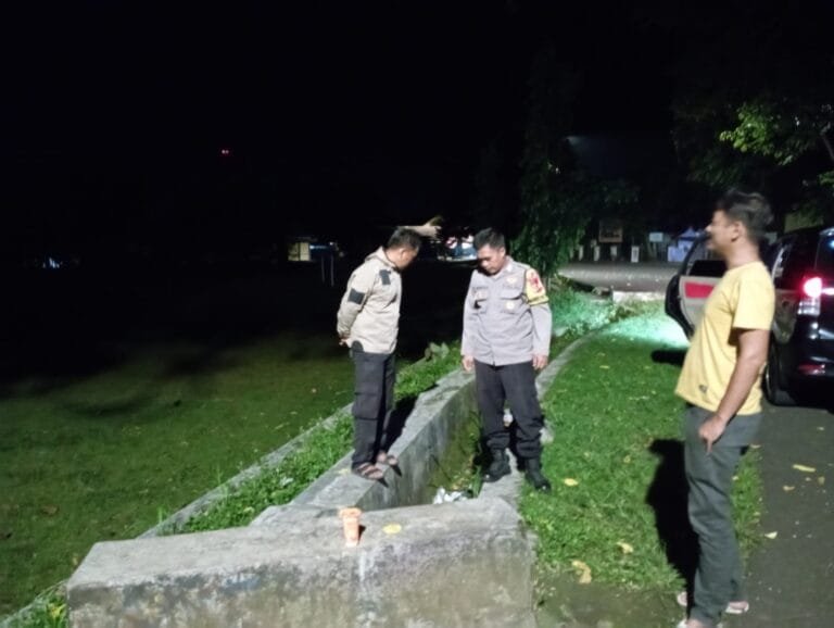 Berikan Rasa Aman, Personel Polsek Kawali Polres Ciamis Patroli Dialogis di Malam Hari