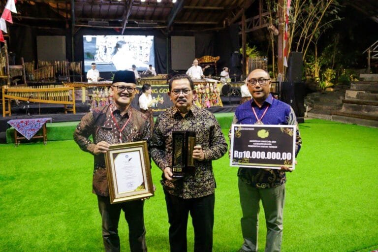 Ciamis Raih Anugerah Kawistara 2024: Penghargaan Tingkat Jabar atas Komitmen dalam Pembinaan Bahasa