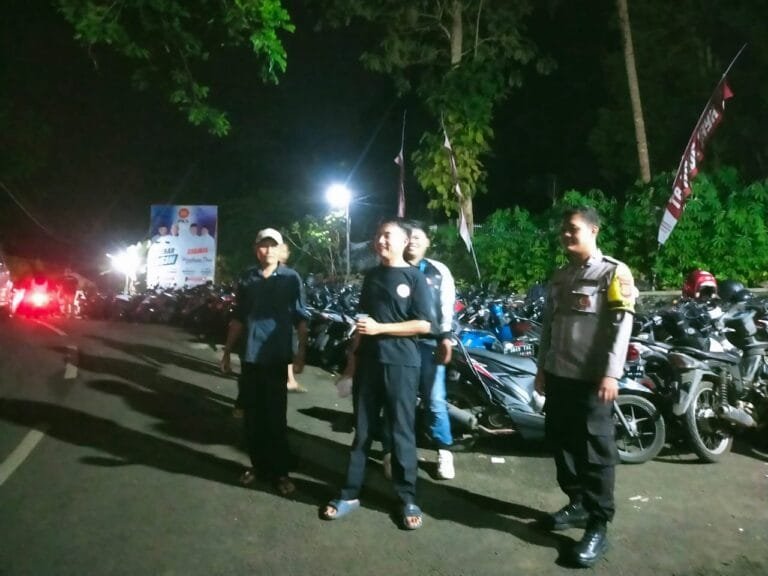 Humanis, Polsek Cipaku Polres Ciamis Patroli Dialogis ke Pemukiman Warga Saat Malam Hari