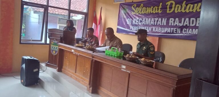 Polsek Rajadesa Datang Sampaikan Himbauan Kamtibmas di Rakor Tingkat Kecamatan