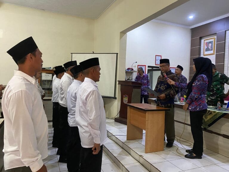 Polsek Cijeungjing Polres Ciamis Monitoring dan Amankan Proses Pelantikan Ketua RW Desa Kertaharja