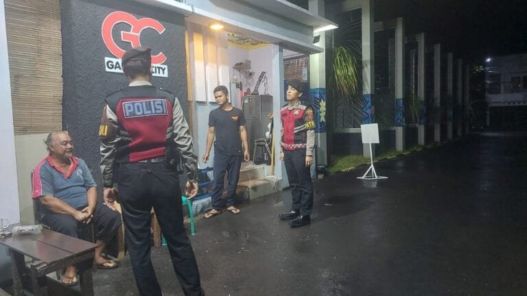 Humanis, Personel Samapta Polres Ciamis Patroli Perum Garden City Beri Imbauan Kamtibmas