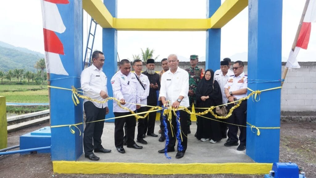 Nurdin Yana, Resmikan Pamsimas di Desa Mekarhurip Sukawening