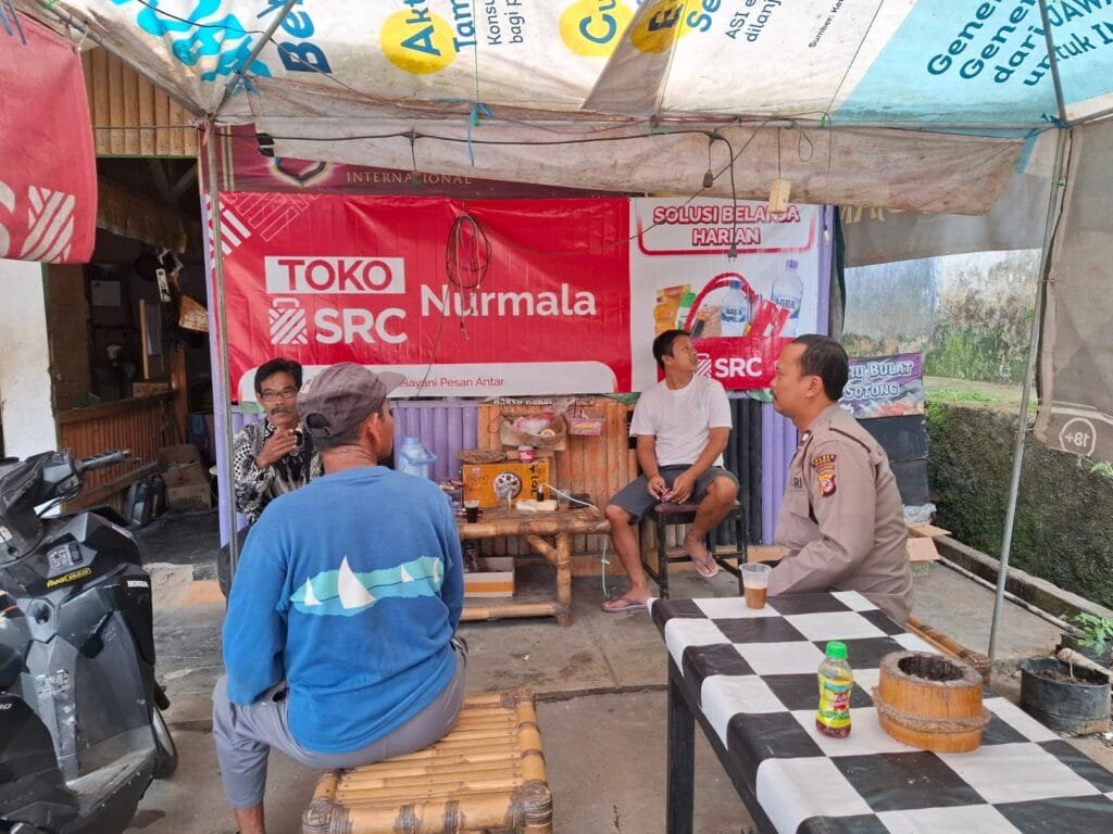 Cipkon Pilkada 2024, Polsek Cimaragas Polres Ciamis Cooling System Bersama Warga Gandapura