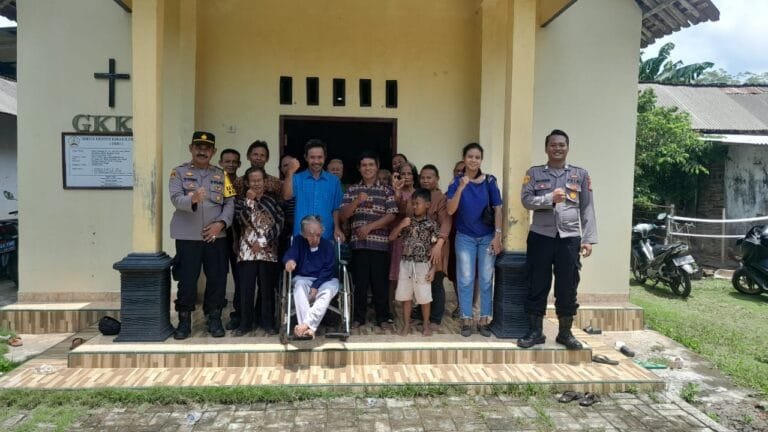Berikan Rasa Nyaman, Kapolsek Lakbok Polres Ciamis Pimpin PAM di Ibadah Minggu GKKI Lakbok