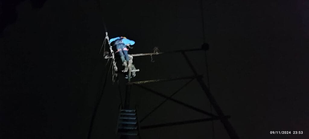 PLN UP3 Tasikmalaya Tanggap Darurat Atasi Kerusakan Jaringan Paska Bencana Angin Kencang di Kecamatan Ciawi